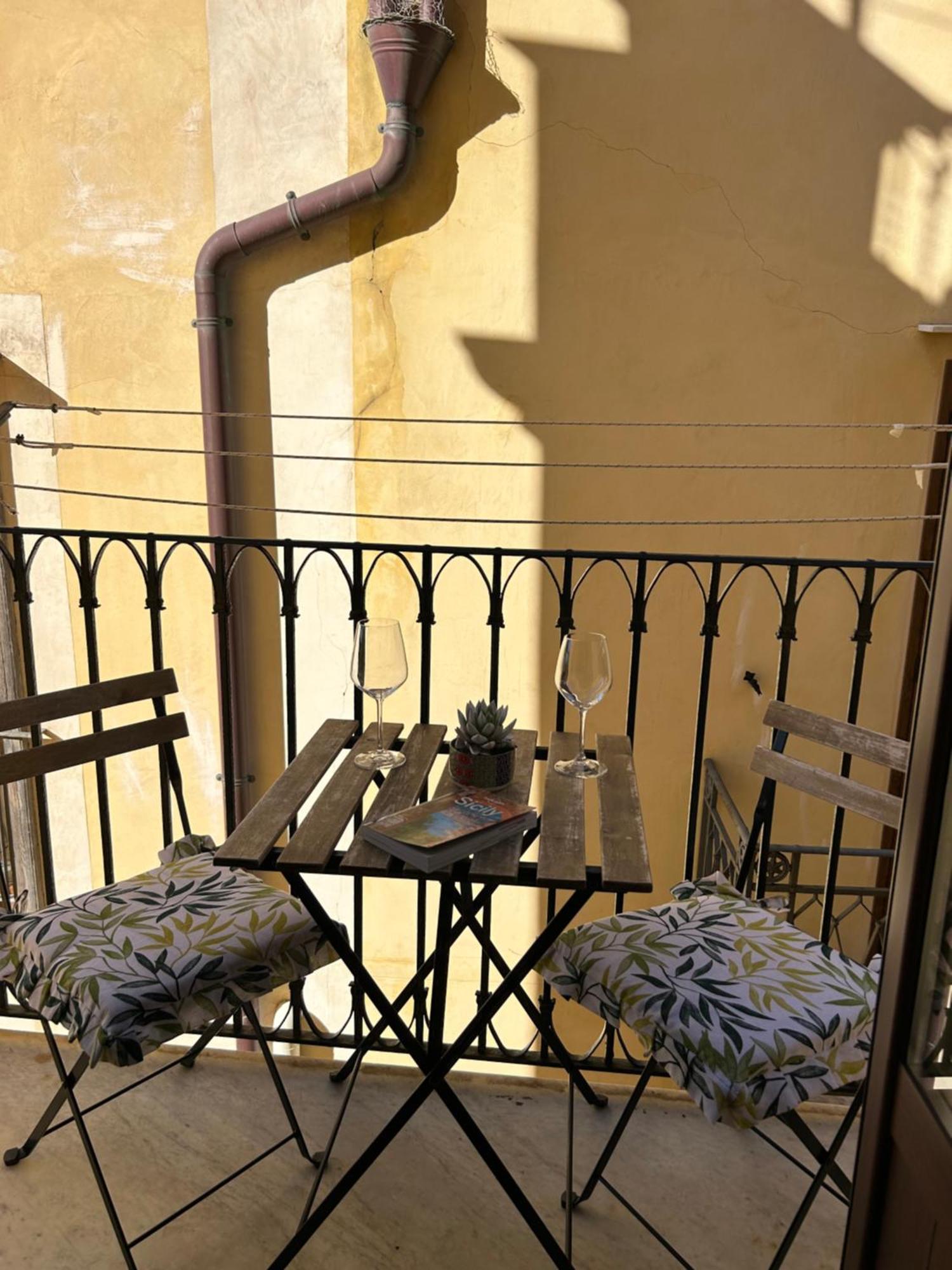 Sicilian Dream Apartments 체팔루 외부 사진