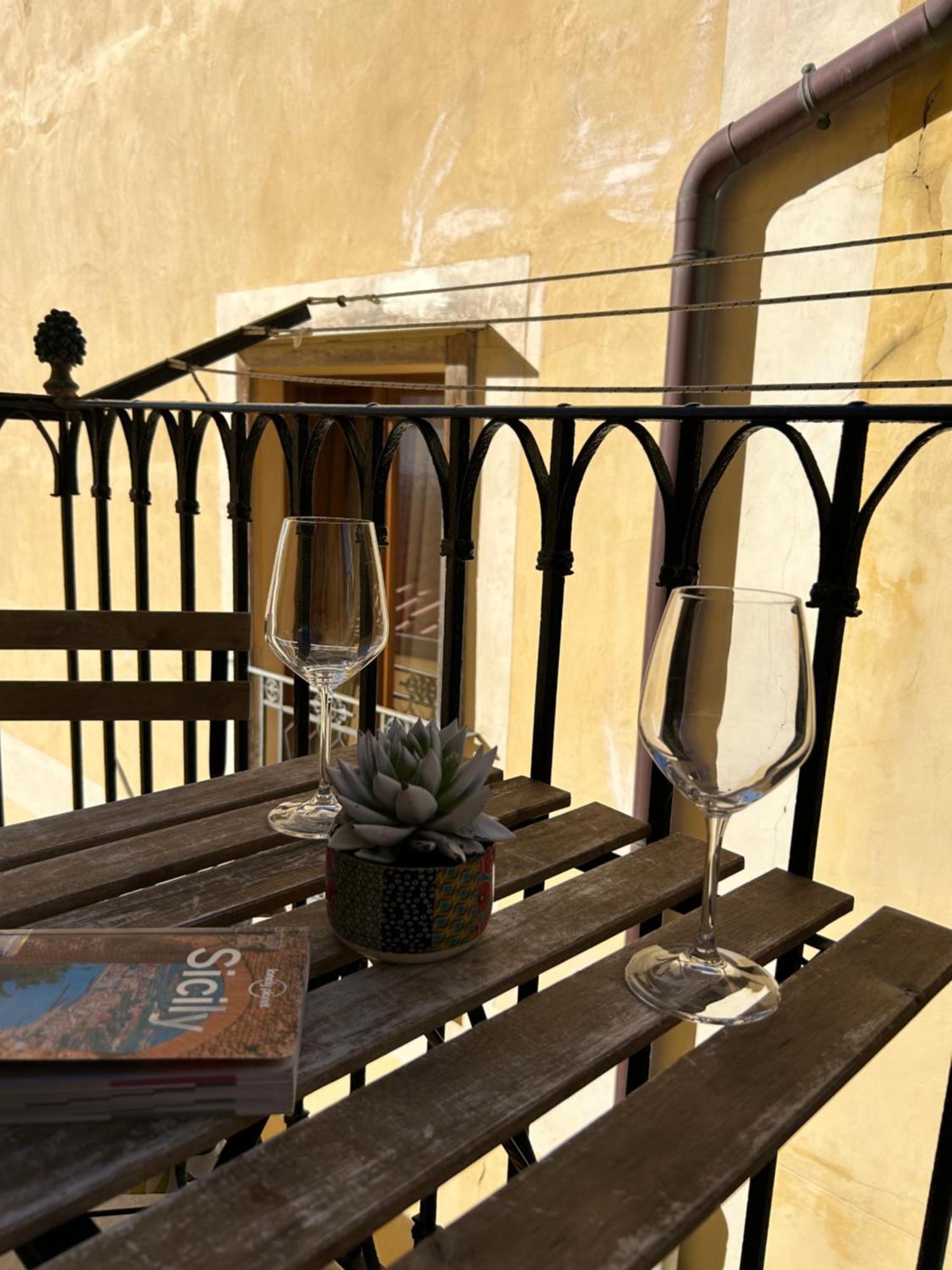 Sicilian Dream Apartments 체팔루 외부 사진