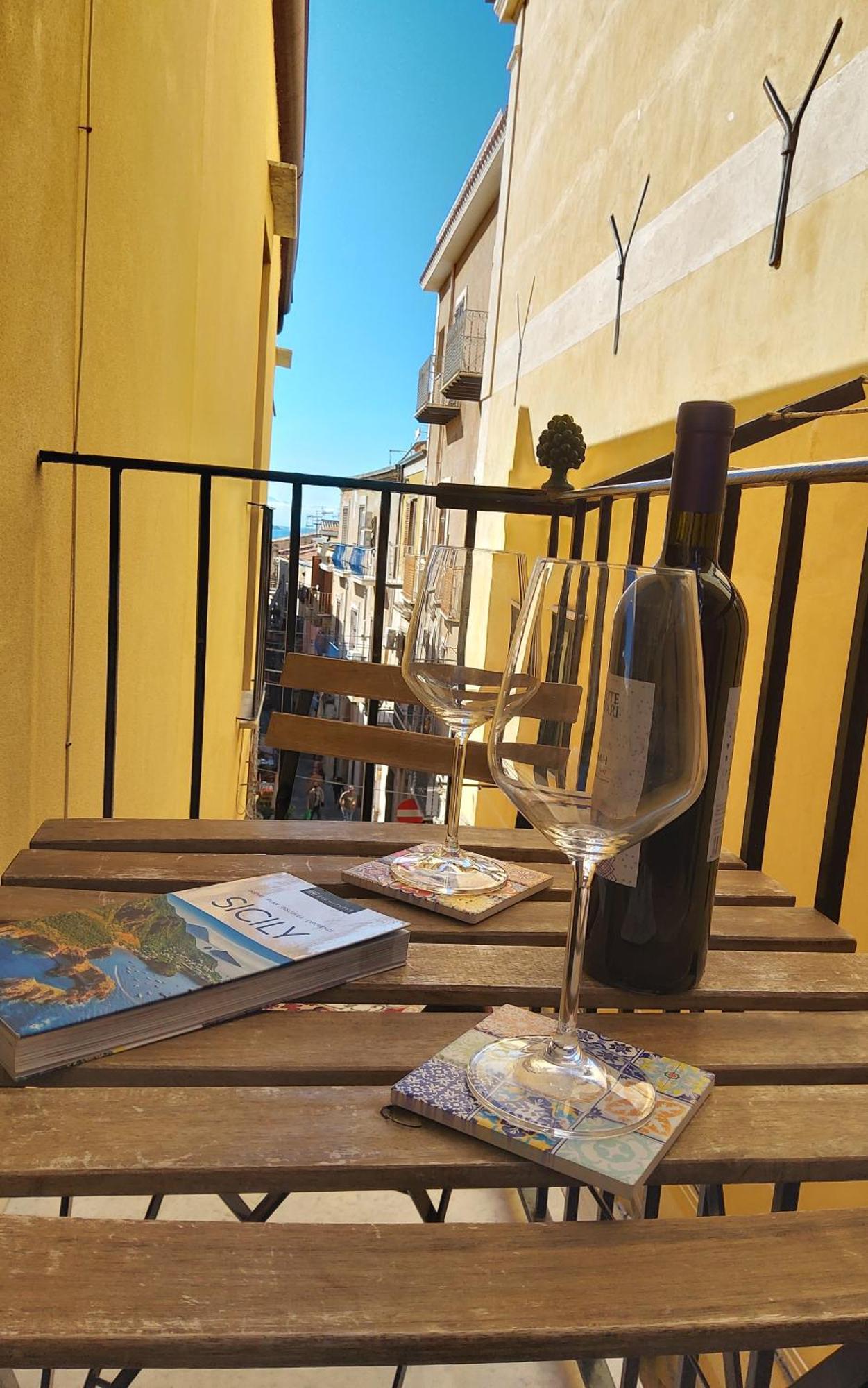 Sicilian Dream Apartments 체팔루 객실 사진