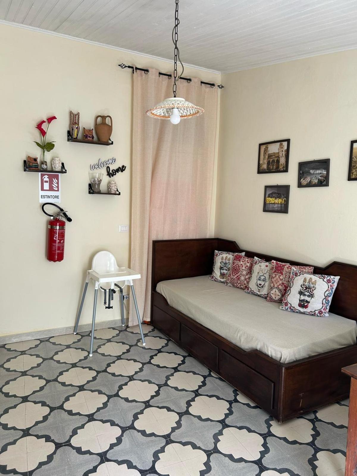 Sicilian Dream Apartments 체팔루 외부 사진